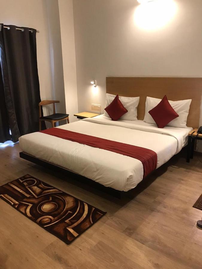 Badarpur Hotel Aarkay Palace מראה חיצוני תמונה
